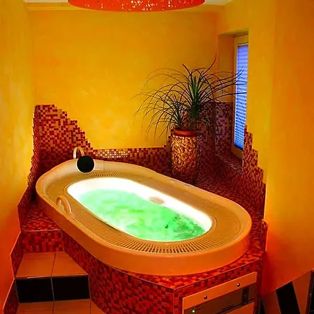 Elegant Otel
